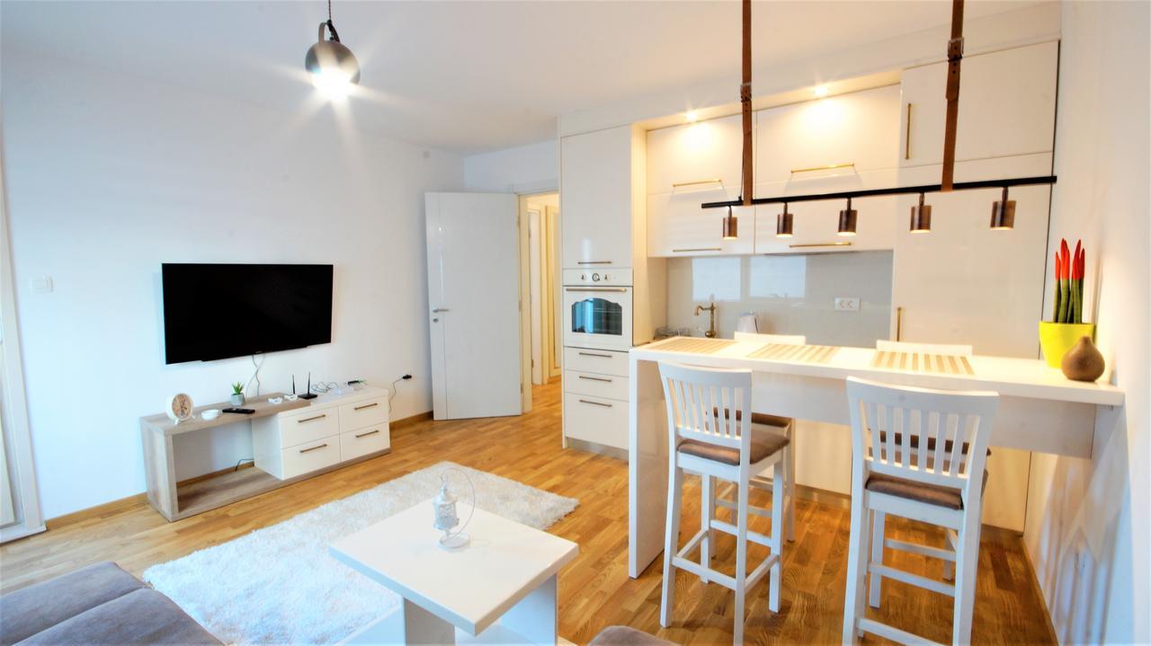 Apartment Lux Fontana Budva Exteriör bild